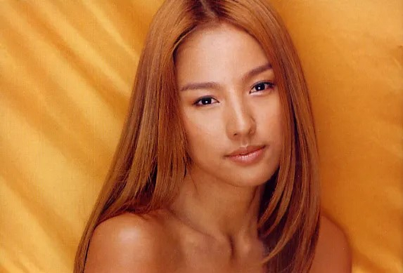 이효리 정규 1집 ‘STYLISH..’ 앨범 사진. [인터넷 커뮤니티 갈무리]