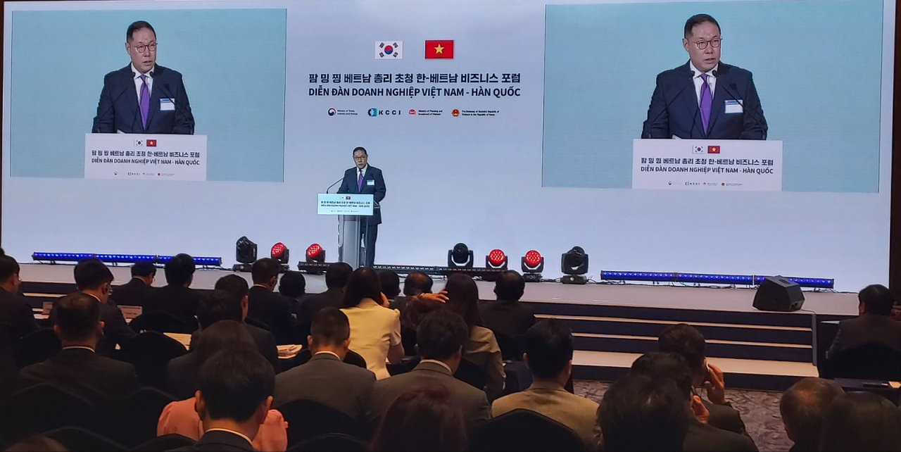 조현상 대한상의 한국·베트남 경제협력위원장이 1일 서울 소공동 롯데호텔에서 진행된 ‘한-베트남 비즈니스 포럼’에서 개회사를 하고 있다. 한영대 기자