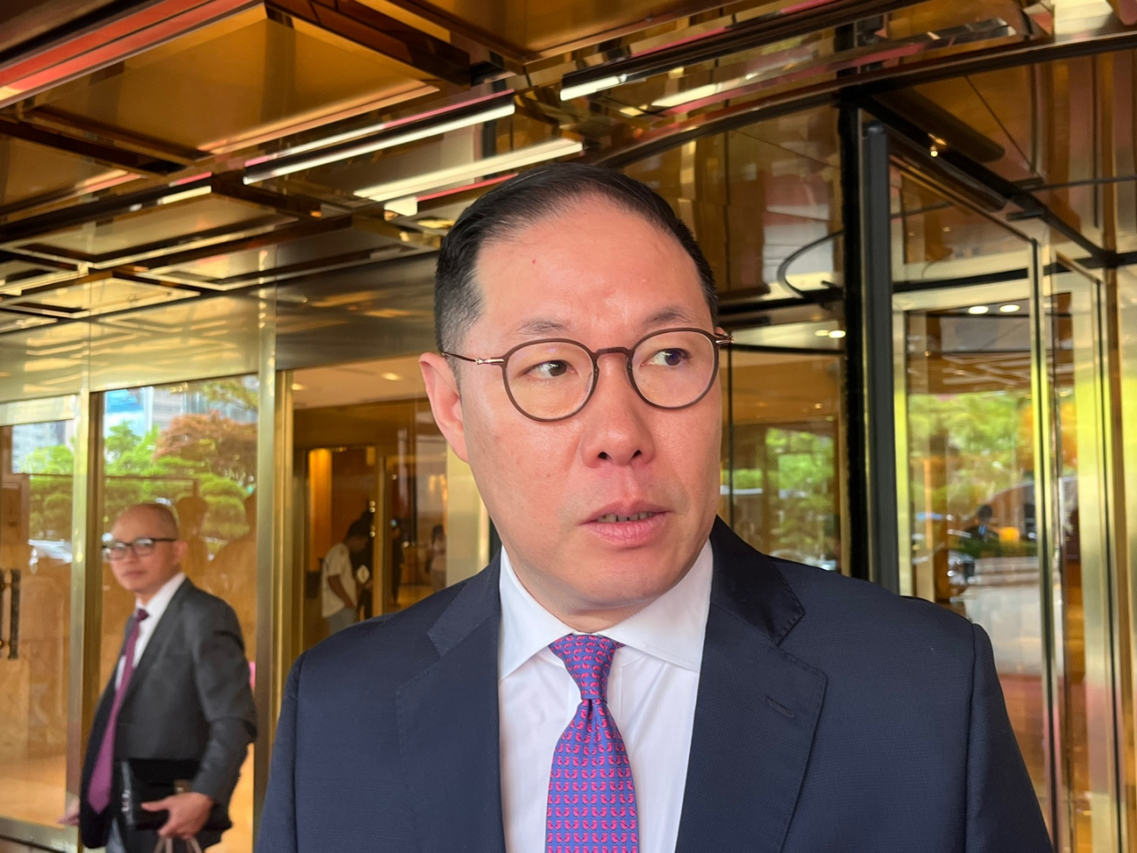 조현상 HS효성 부회장이 1일 서울 소공동 롯데호텔에서 열린 ‘한·베트남 비즈니스 포럼’에서 기자들의 질문에 대답하고 있다. [공동취재단]