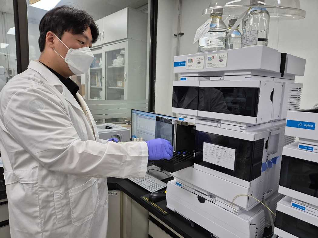 정식품은 자사 중앙연구소가 영국 환경식품농림부 식품환경연구청(FERA)에서 주관하는 2024년 ‘국제 시험분석 숙련도평가(FAPAS)’에서 7년 연속 우수 평가를 받았다. [정식품 제공]