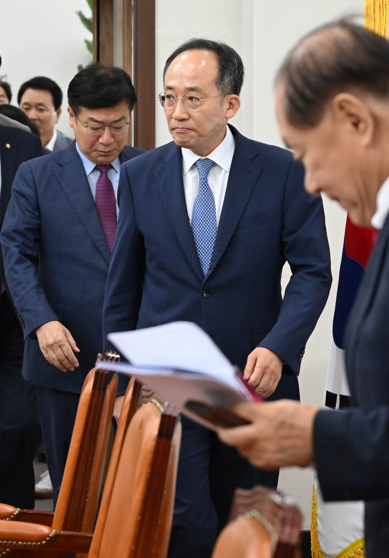추경호 국민의힘 원내대표가 1일 서울 여의도 국회에서 열린 비대위회의에 참석하고 있다. 이상섭 기자