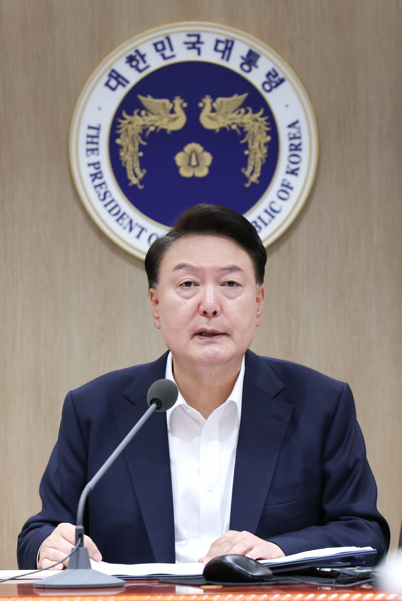 윤석열 대통령이 2일 서울 용산 대통령실 청사에서 열린 국무회의에서 발언하고 있다. [연합]
