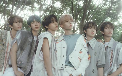 NCT 위시는 시온, 리쿠, 유우시, 재희, 료, 사쿠야 등 6명의 멤버로 구성됐다.