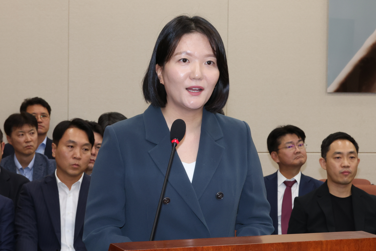 Naver Corp. CEO Choi Soo-yeon speaks at a parliamentary science and communications committee meeting in the National Assembly complex in western Seoul on Tuesday. (Yonhap)