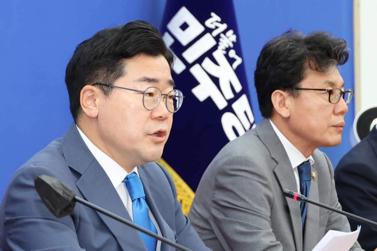 박찬대 더불어민주당 당대표 직무대행 겸 원내대표가 4일 오전 국회에서 열린 정책조정회의에서 발언하고 있다. [연합]
