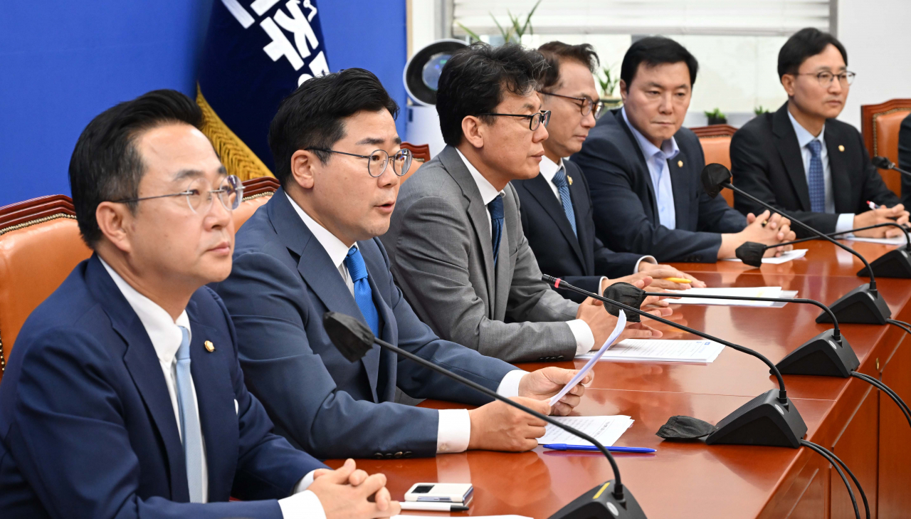 박찬대 더불어민주당 대표 직무대행 겸 원내대표가 지난 4일 오전 서울 여의도 국회에서 열린 정책조정회의에서 발언하고 있다. 이상섭 기자