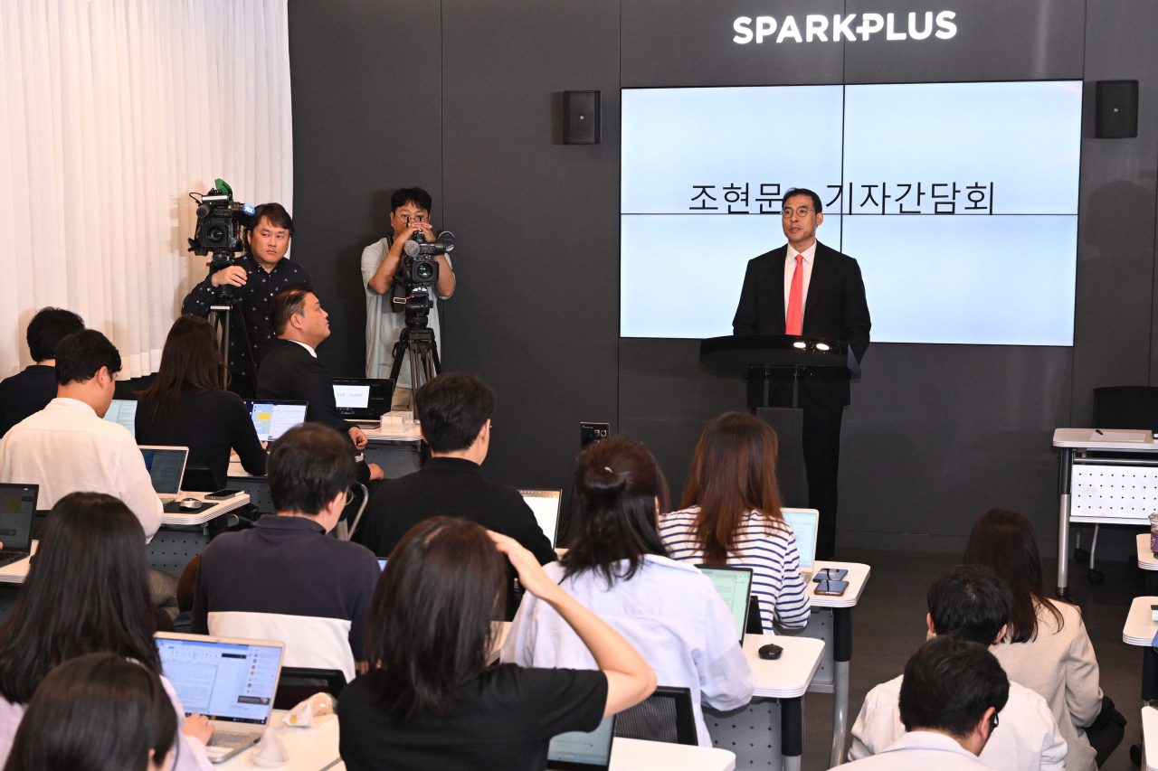 Cho Hyun-moon, former vice president of Hyosung, addresses the press in Seoul on Friday. (Yonhap)