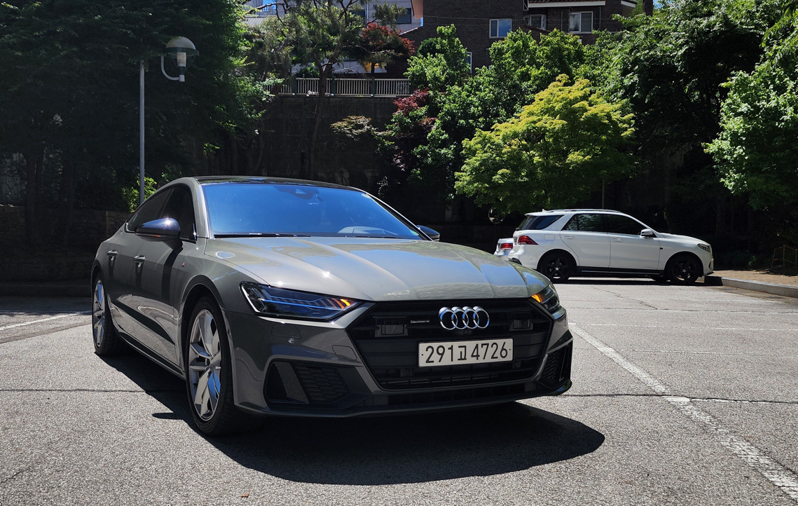 아우디 A7 55 TFSI e콰트로 전면부. 김성우 기자
