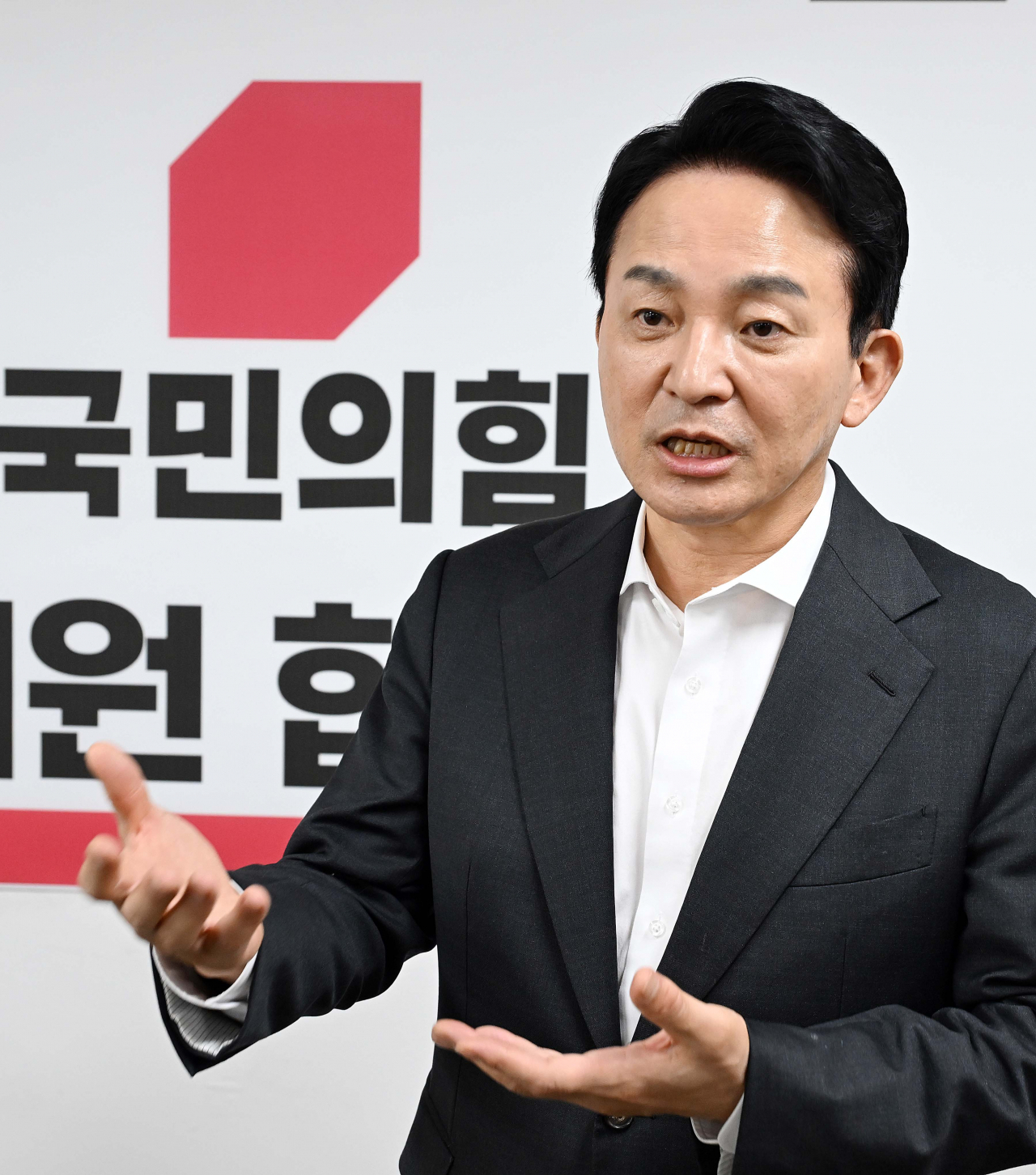 원희룡 국민의힘 당대표 후보자가 5일 오전 경기도 파주시 중앙로 국민의힘 파주시을 합동사무소에서 헤럴드경제와 인터뷰를 하고 있다. 파주=이상섭 기자
