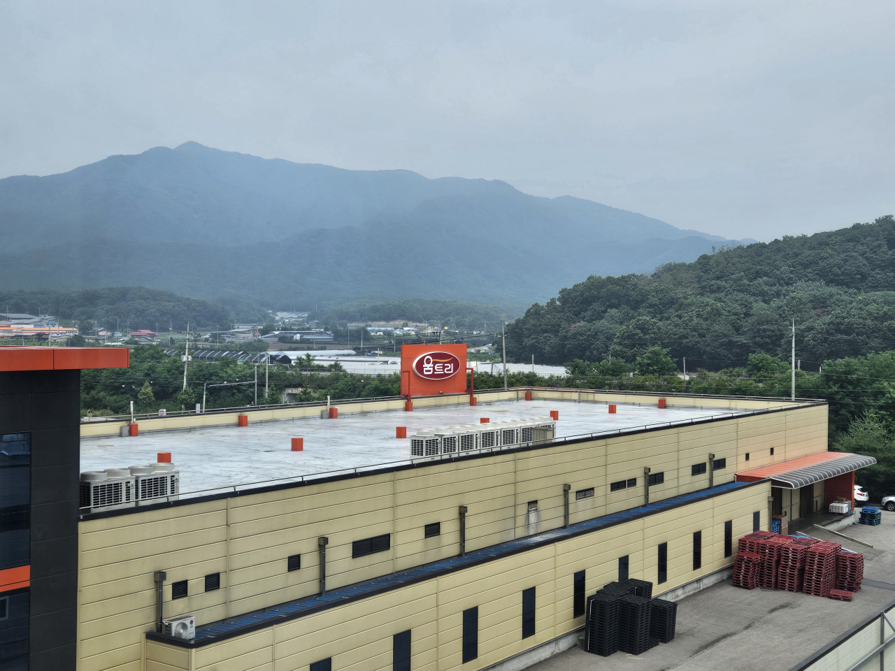 Part of Woomtree‘s Pocheon factory in Gyeonggi Province (Kim Hae-yeon/ The Korea Herald)