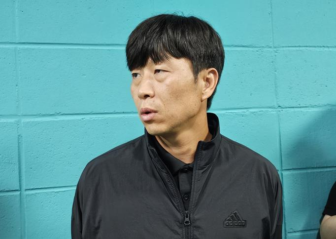 김두현 전북 감독은 7일 대전월드컵경기장에서 열리는 대전하나시티즌과의 하나은행 K리그1 2024 21라운드 원정 경기를 앞두고 취재진과 만나 팀 내부 상황에 대해 "회복하는 단계"라고 전했다. 연합뉴스