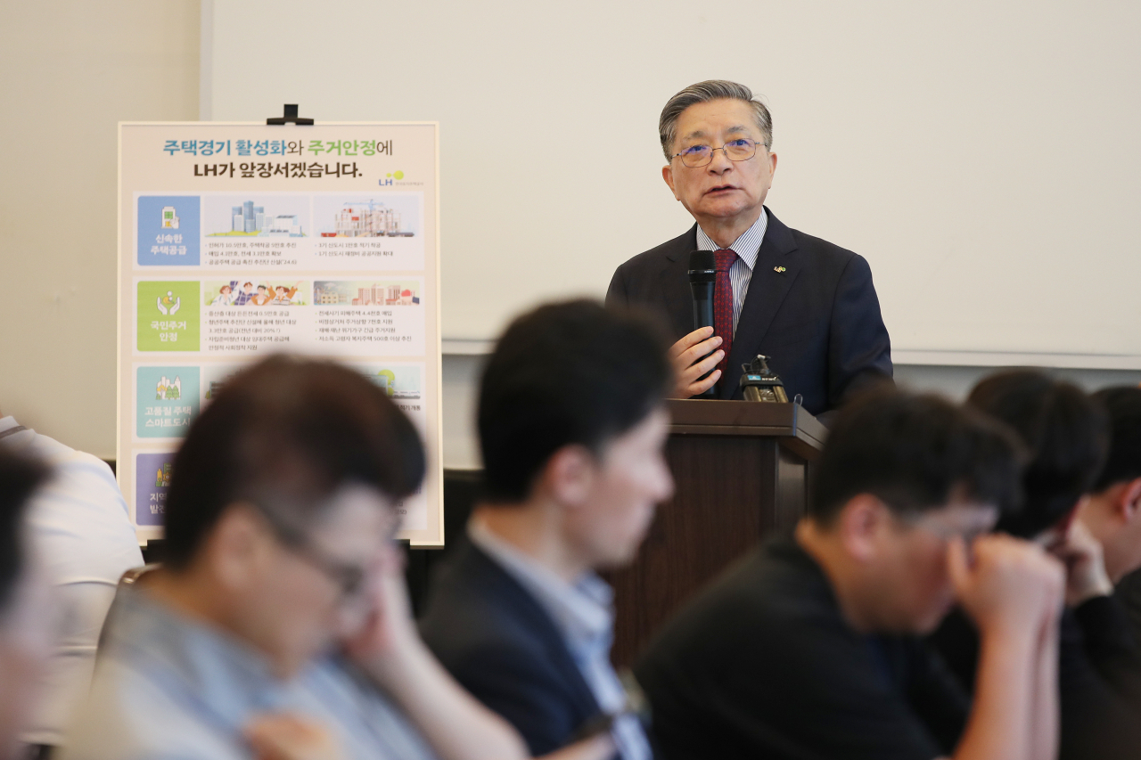 이한준 한국토지주택공사(LH) 사장이 지난 4일 세종정부청사 인근 식당에서 진행된 기자간담회에서 발언하고 있다. [한국토지주택공사]