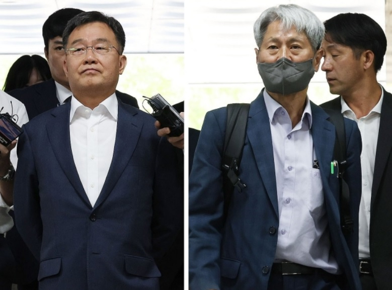 대장동 사건과 관련한 허위 인터뷰로 윤석열 대통령의 명예를 훼손한 혐의를 받는 화천대유자산관리 대주주 김만배 씨(왼쪽)와 신학림 전 언론노조 위원장 [연합]