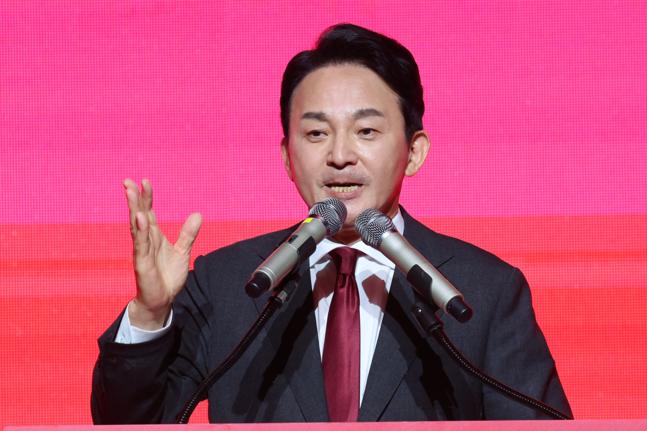 국민의힘 원희룡 대표 후보가 8일 오후 광주 김대중컨벤션센터에서 열린 제4차 전당대회 광주·전북·전남·제주 합동연설회에서 정견발표를 하고 있다. [연합]