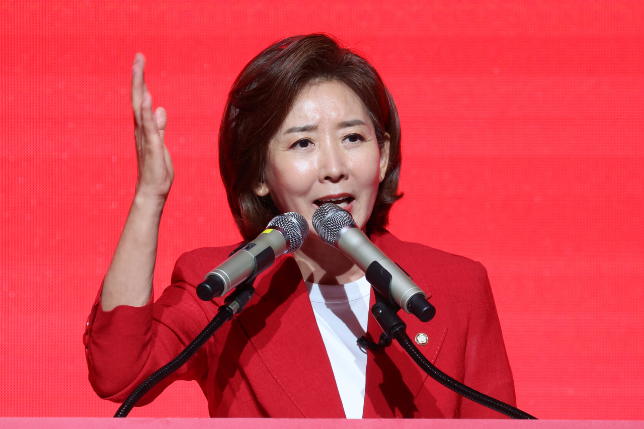 나경원 국민의힘 대표 후보가 8일 오후 광주 김대중컨벤션센터에서 열린 제4차 전당대회 광주·전북·전남·제주 합동연설회에서 정견발표를 하고 있다. [연합]