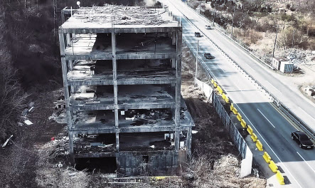 경기도 양평군 한 폐건물을 드론으로 촬영한 모습. 사진은 기사와 직접적 관련 없음. [이건욱 PD]