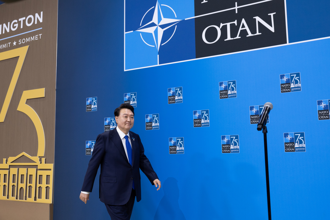 윤석열 대통령이 11일(현지시간) 북대서양조약기구(NATO·나토) 75주년 정상회의가 개최된 미국 워싱턴DC 월터 E. 워싱턴 컨벤션센터에 도착하고 있다. [연합]