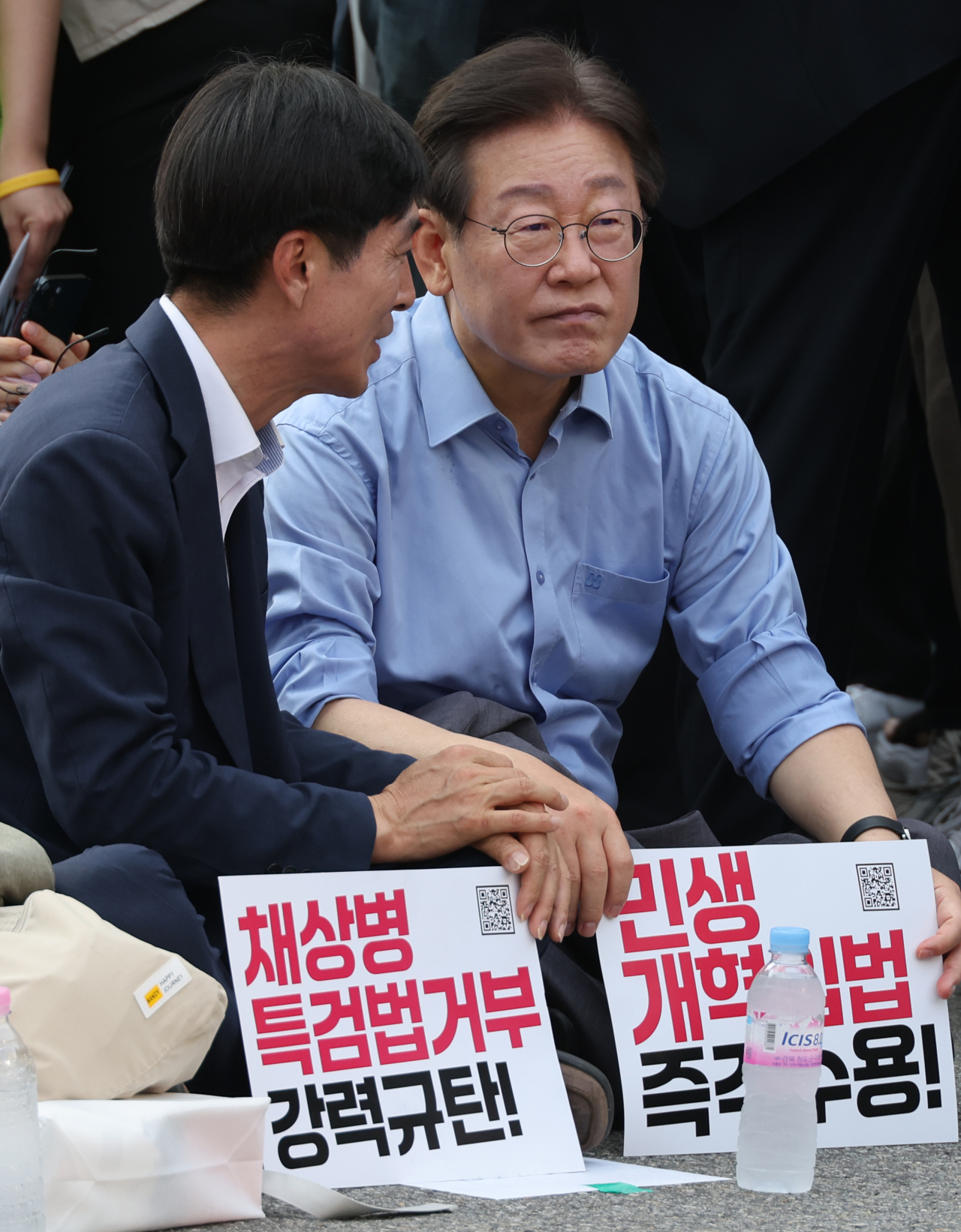 이재명 더불어민주당 전 대표가 13일 광화문광장 인근에서 열린 채상병 특검법 거부권 규탄 범국민대회에 참석하고 있다. [연합]