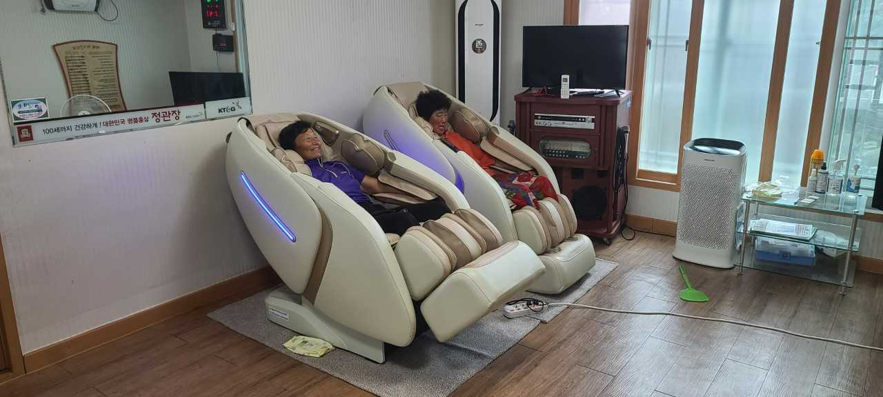 기아차, 가사문학면 정곡마을에 안마의자 2대 기증