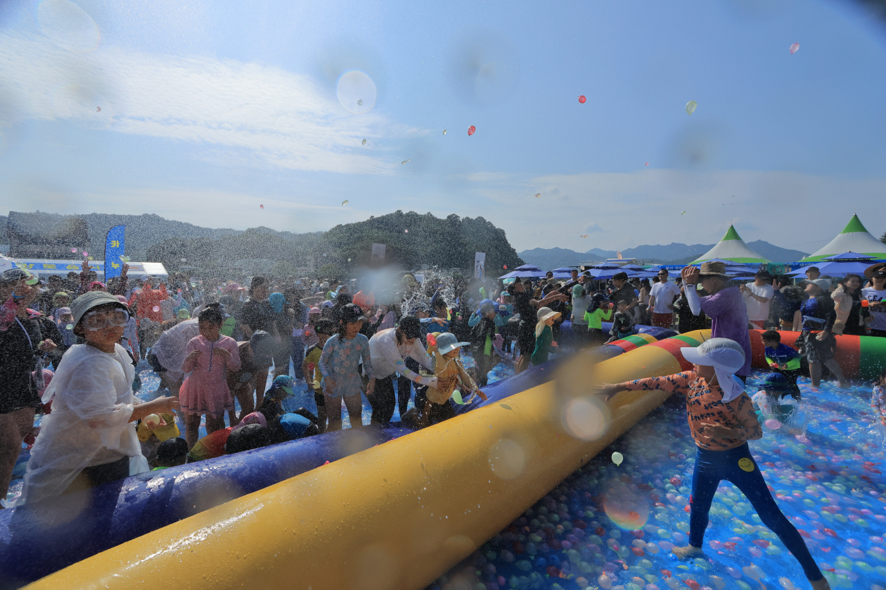 비가 와도 좋은 날, 워터밤 원조 장흥물축제 초읽기[함영훈의 멋·맛·쉼]