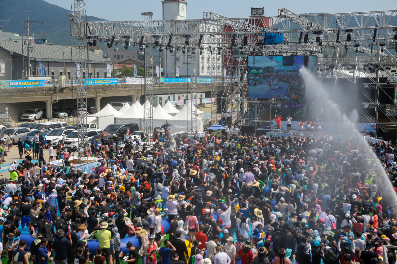 비가 와도 좋은 날, 워터밤 원조 장흥물축제 초읽기[함영훈의 멋·맛·쉼]