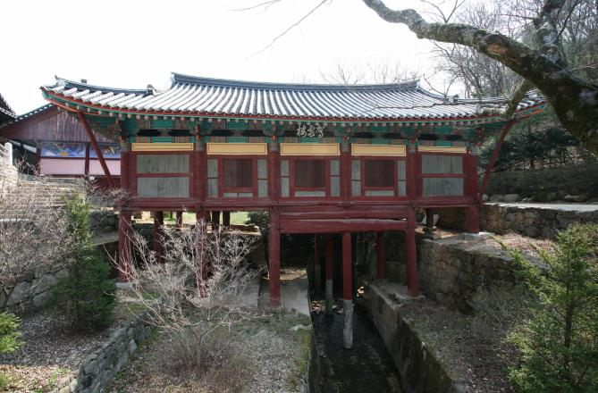 고운사 가운루.[의성군 제공]