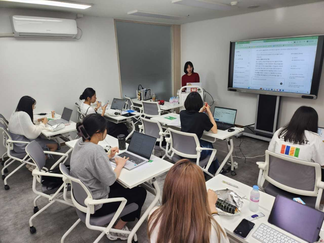 청년 구직을 위한 ‘광주청년일자리스테이션’이 입소문을 타면서 청년들의 발길이 이어지고 있다.