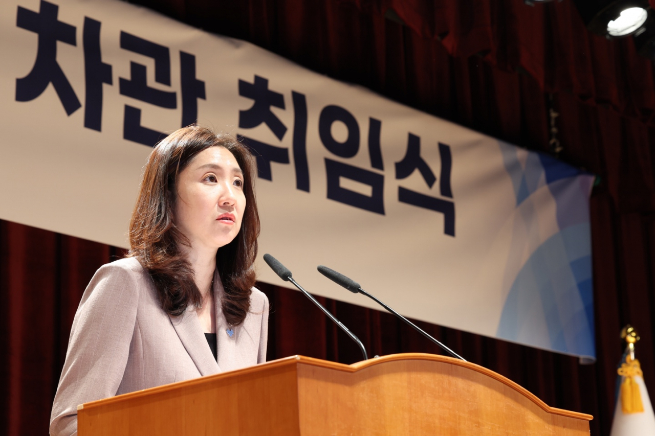 김수경 신임 통일부 차관은 17일 정부서울청사 별관에서 열린 취임식에서 “탈북민 여러분의 안정적 정착이라는 목표를 향해 열심히 뛰겠다”고 밝혔다. [통일부 제공]