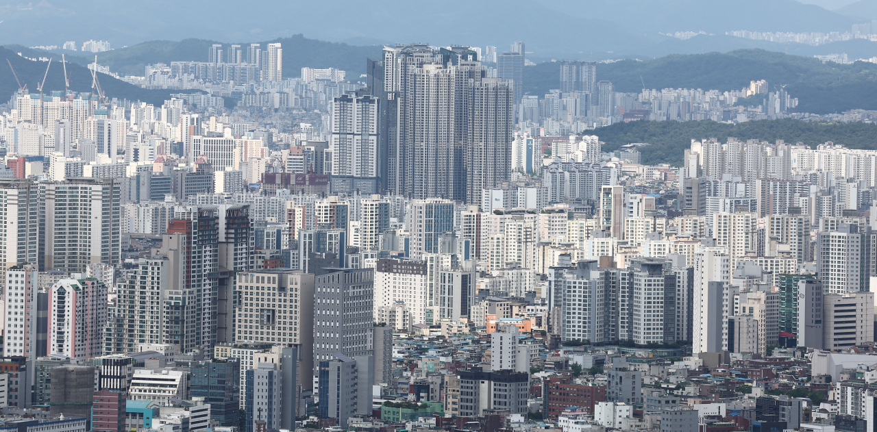 서울 남산에서 바라본 서울 아파트의 모습. [연합]