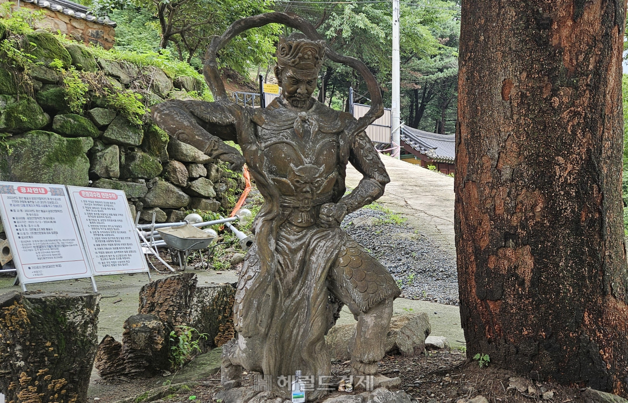 “17세 화랑 김유신, 이곳서 삼국통일 꿈꿨다”…천년고찰 불굴사 [정용식의 내 마음대로 사찰여행 비경 100선]