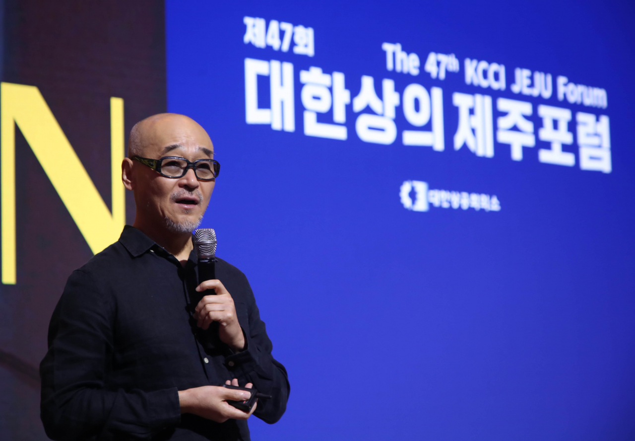 대한상의 제주포럼에서 강연하는 박웅현 TBWA KOREA 조직문화연구소장 [대한상의 제공]