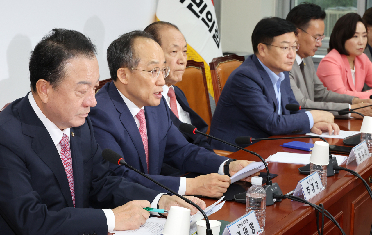 국민의힘 추경호 원내대표(왼쪽 두번째)가 22일 오전 국회에서 열린 비상대책위원회 회의에서 발언하고 있다. [연합]