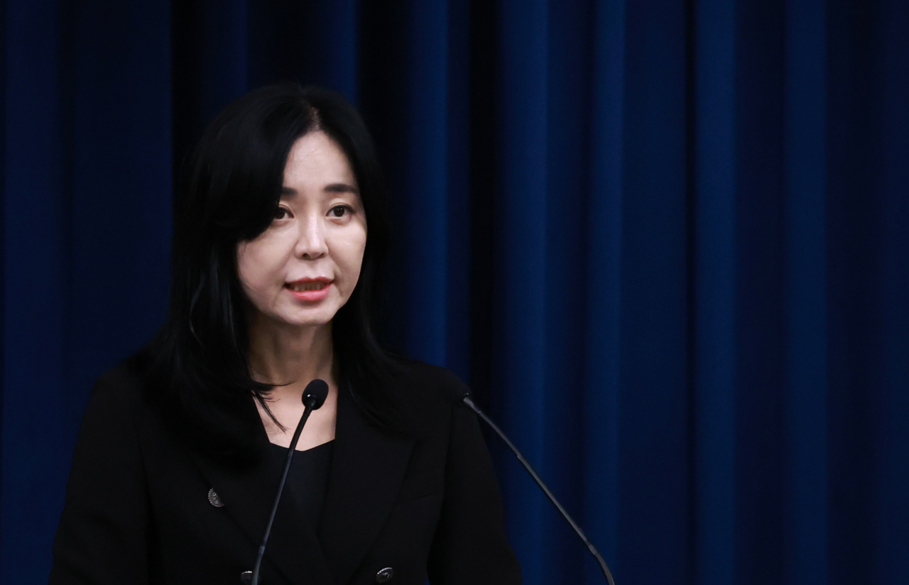 정혜전 대통령실 대변인이 22일 서울 용산 대통령실 청사에서 현안 브리핑을 하고 있다. [연합]