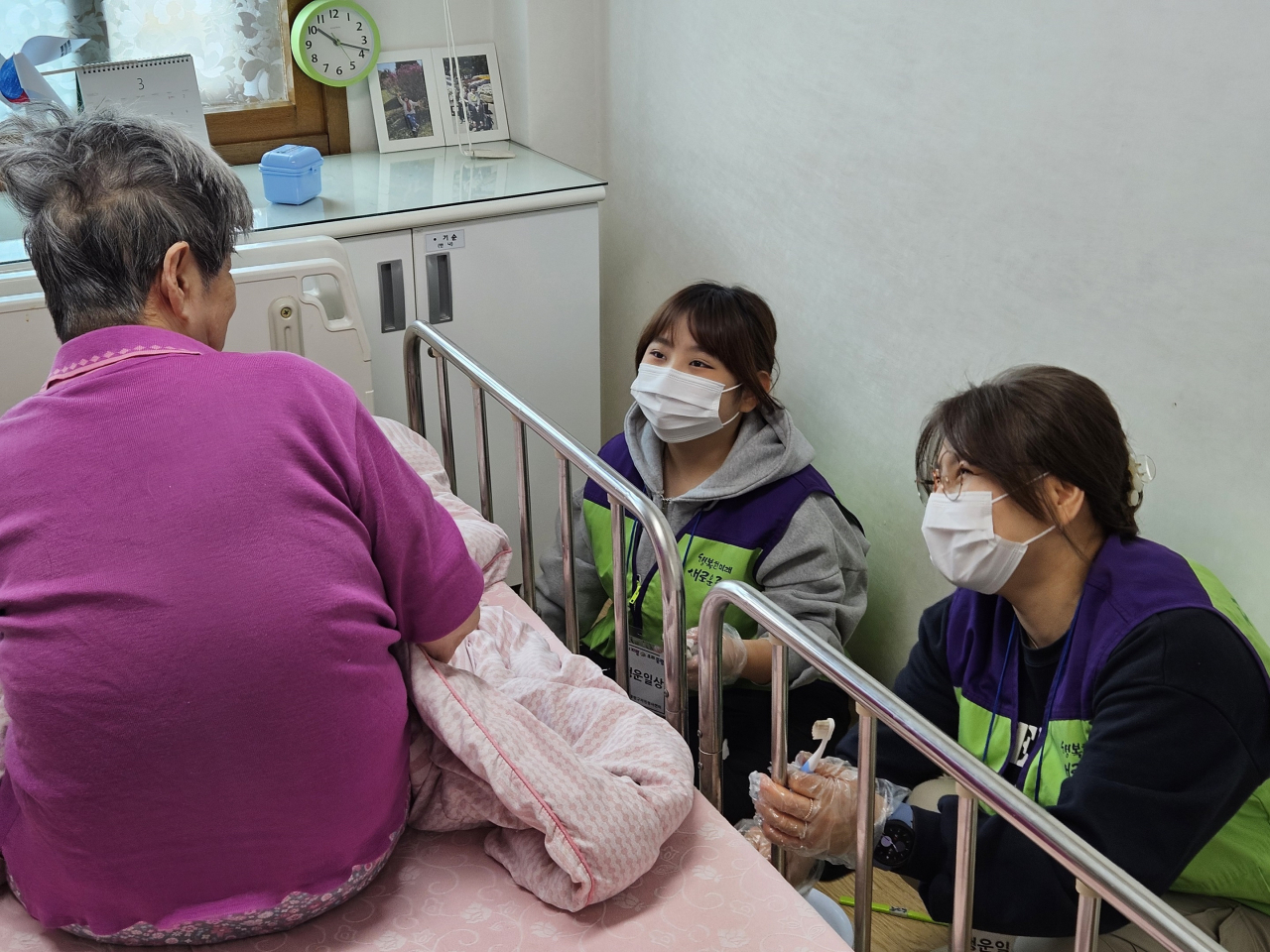 서울 중랑구는 7월 25일~8월 9일 제30기 해도두리 가족봉사단을 모집한다. 사진은 해도두리 가족봉사단 활동 장면.[중랑구 제공]