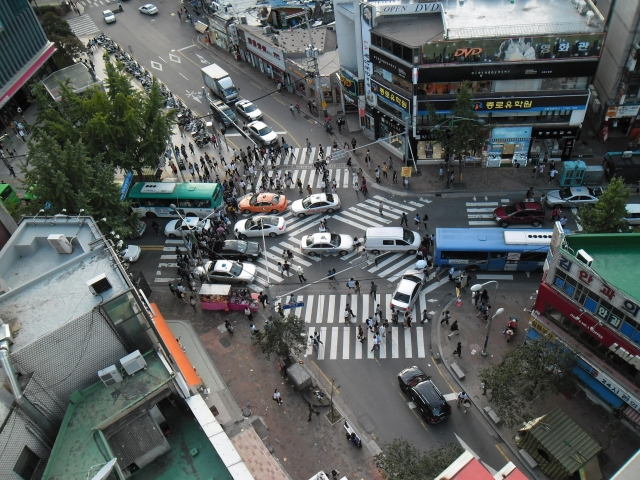 지난해 차량 통행이 일시 재개된 연세로 모습 [서울시 제공]
