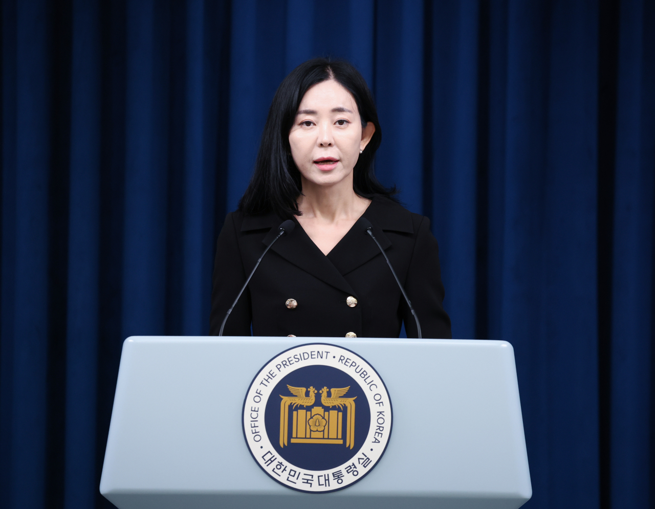 정혜전 대통령실 대변인이 23일 서울 용산 대통령실 청사에서 체코 원전 특사 파견과 관련해 현안 브리핑을 하고 있다. [연합]