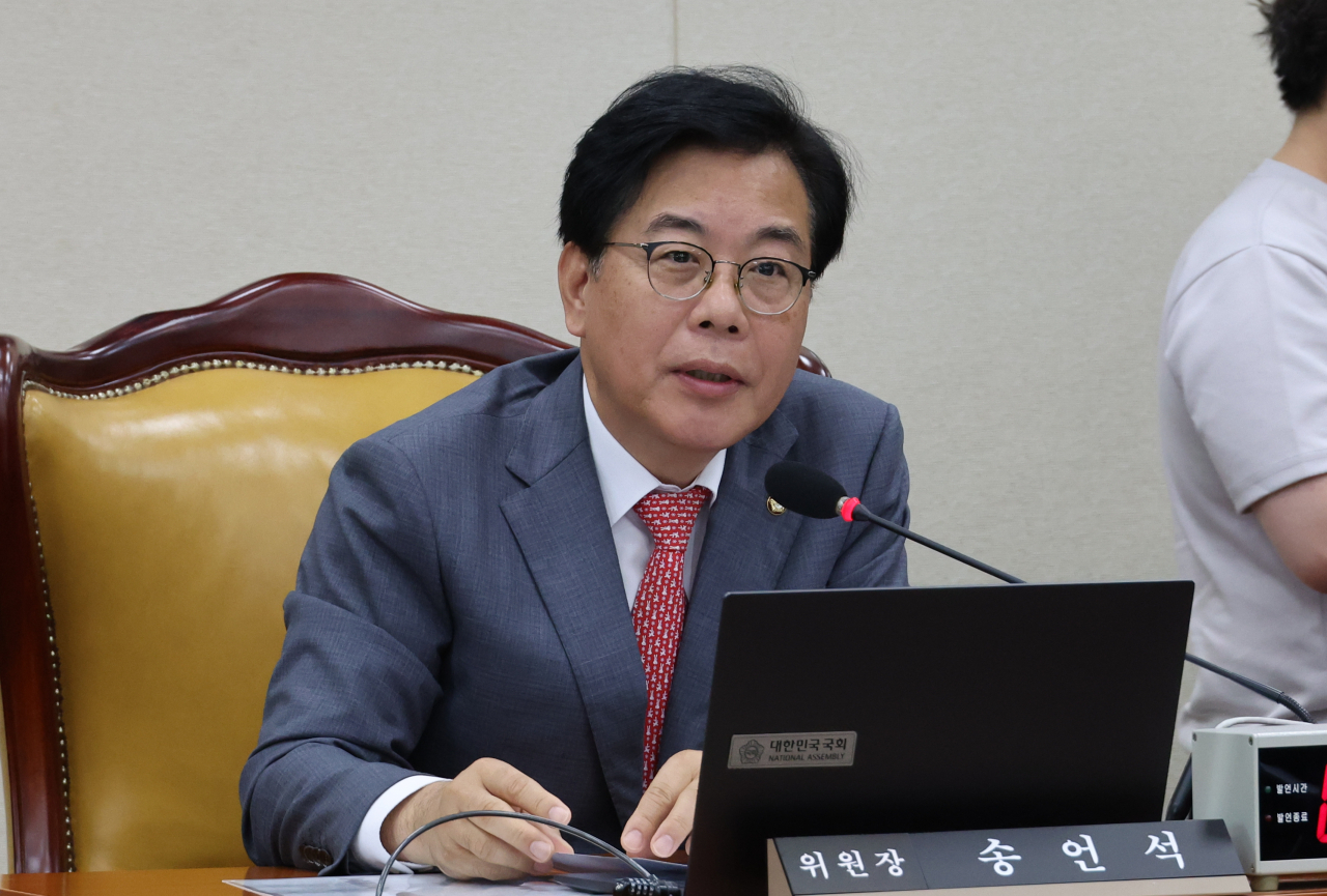 국민의힘 소속 송언석 국회 기획재정위원장이 지난달 2일 오전 서울 여의도 국회에서 기획재정위원회 첫 전체회의를 주재하고 있다. [연합]