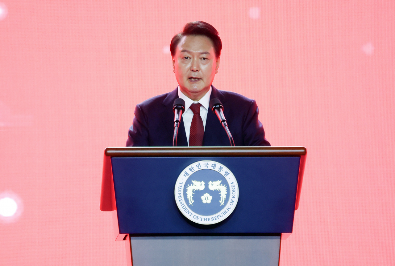 윤석열 대통령이 23일 오후 경기도 고양시 킨텍스에서 열린 국민의힘 제4차 전당대회에서 축사를 하고 있다.[연합]