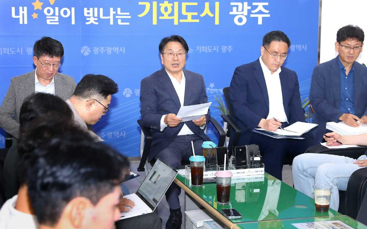 강기정 시장 “현장 어렵다&hellip;민생경제 현장소통 집중”