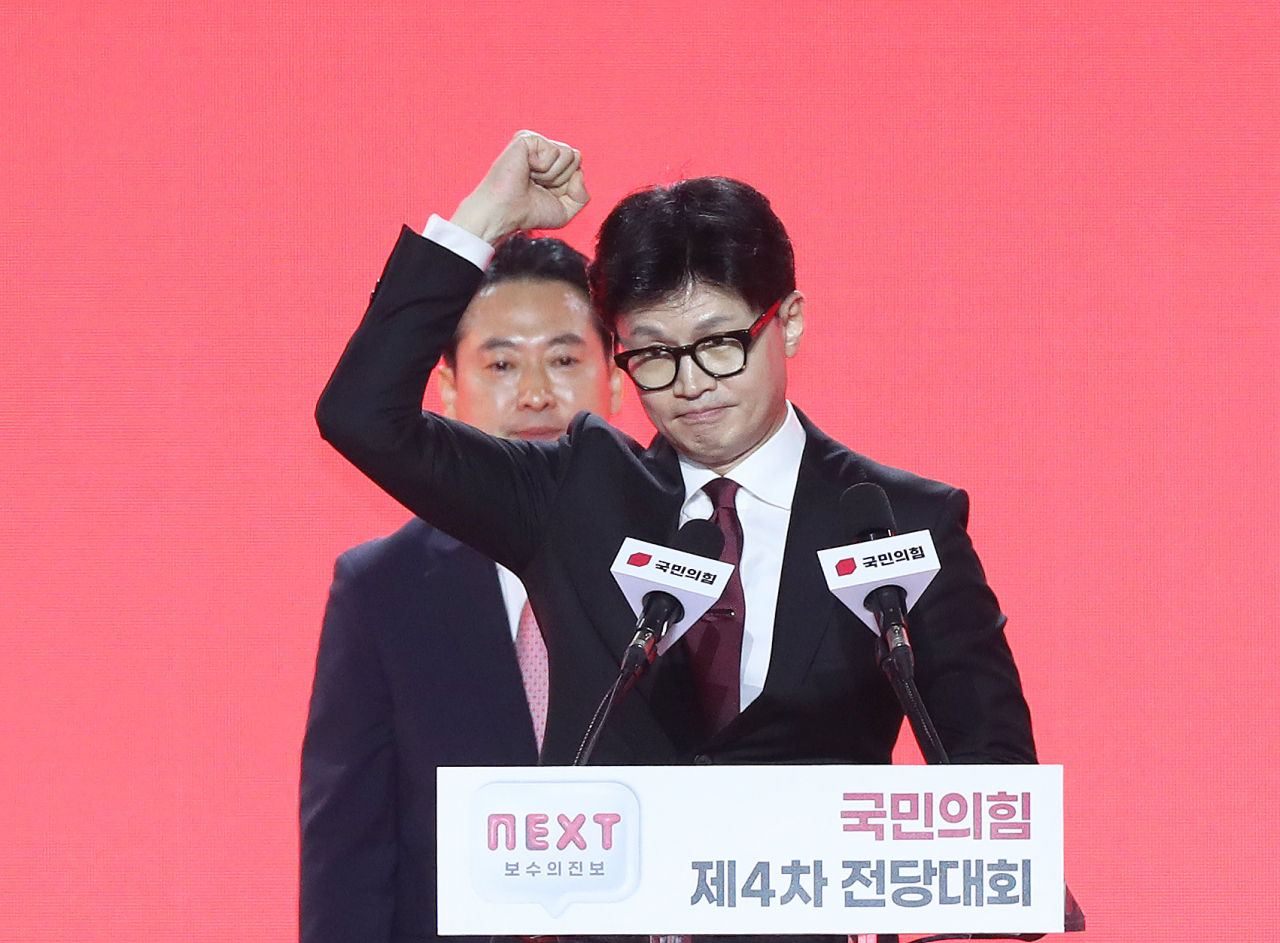 국민의힘 한동훈 신임 당 대표가 23일 경기 고양 킨텍스에서 열린 제4차 국민의힘 전당대회에서 당대표로 선출된 뒤 수락 연설을 하고 있다. [연합]
