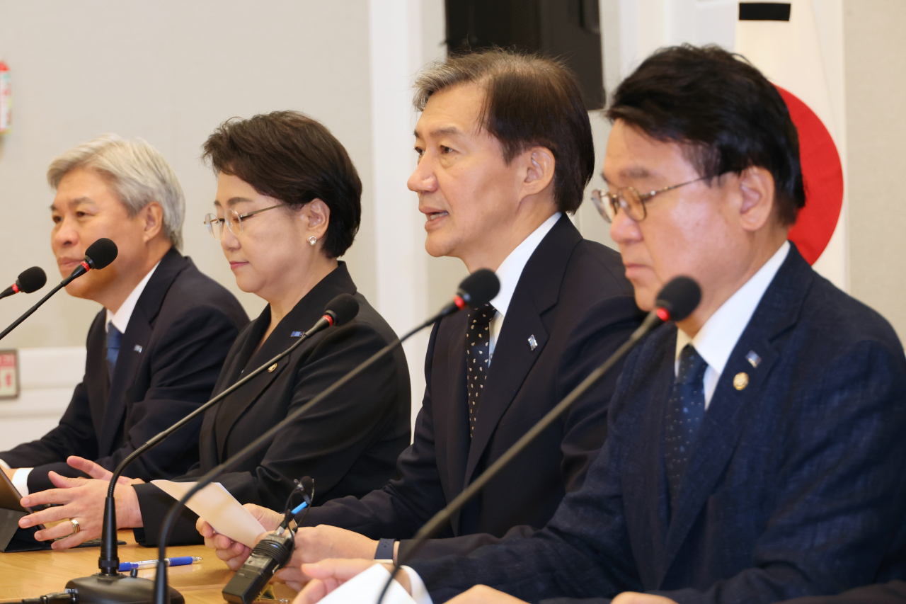 조국 조국혁신당 대표가 24일 서울 여의도 국회에서 열린 최고위원회의에서 발언하고 있다. [연합]