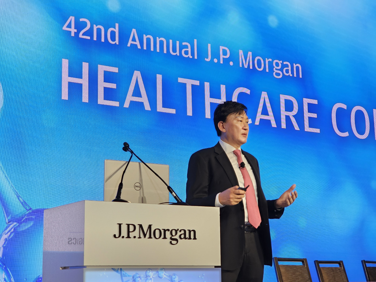 존림 삼성바이오로직스 대표가 ‘JP모건 헬스케어 콘퍼런스’(JPMHC)에서 발표하고 있는 모습. [삼성바이오로직스 제공]