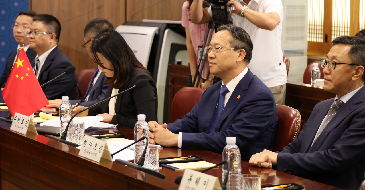 마자오쉬 중국 외교부 상무부부장이 24일 외교부 청사에서 김홍균 외교부 1차관과 한중 외교차관 전략대화를 하고 있다. [연합]