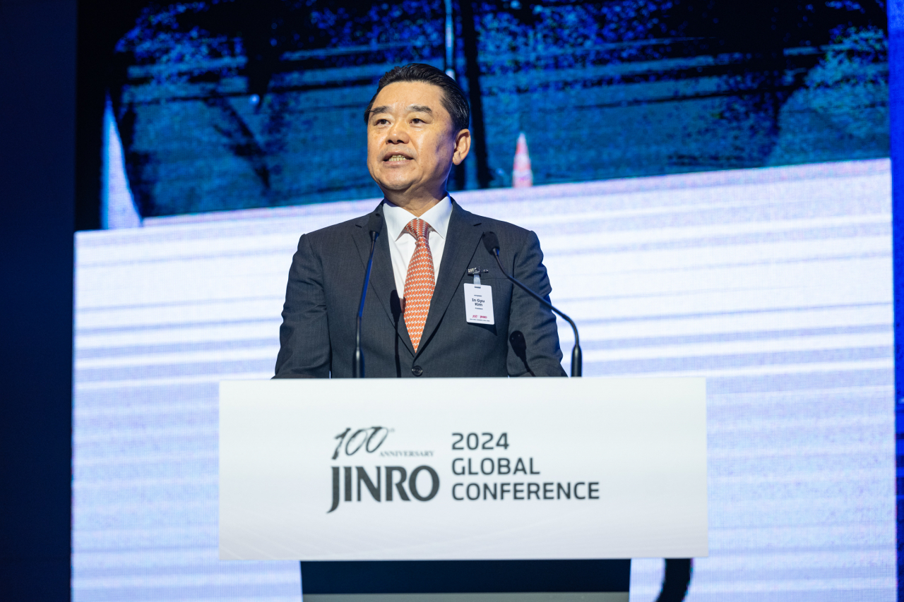김인규 하이트진로 대표가 ‘2024 글로벌 컨퍼런스’에서 인사말을 하고 있다. [하이트진로 제공]