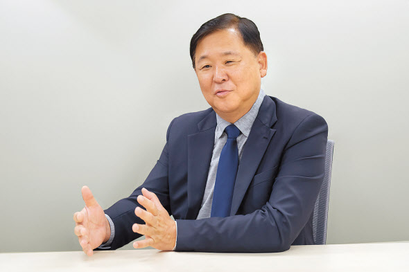 유한종 국제구리협회 한국지사장은 최근 헤럴드경제와 인터뷰에서 구리의 친환경적 가치를 강조하며 “전세계가 신재생에너지 전환에 힘쓰면서 구리의 수요는 더욱 늘고 있다”고 설명했다. [국제구리협회 제공]