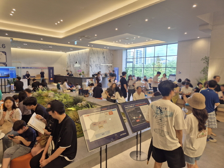 '고양 장항 아테라' 견본주택 구름인파 몰려 - 헤럴드경제