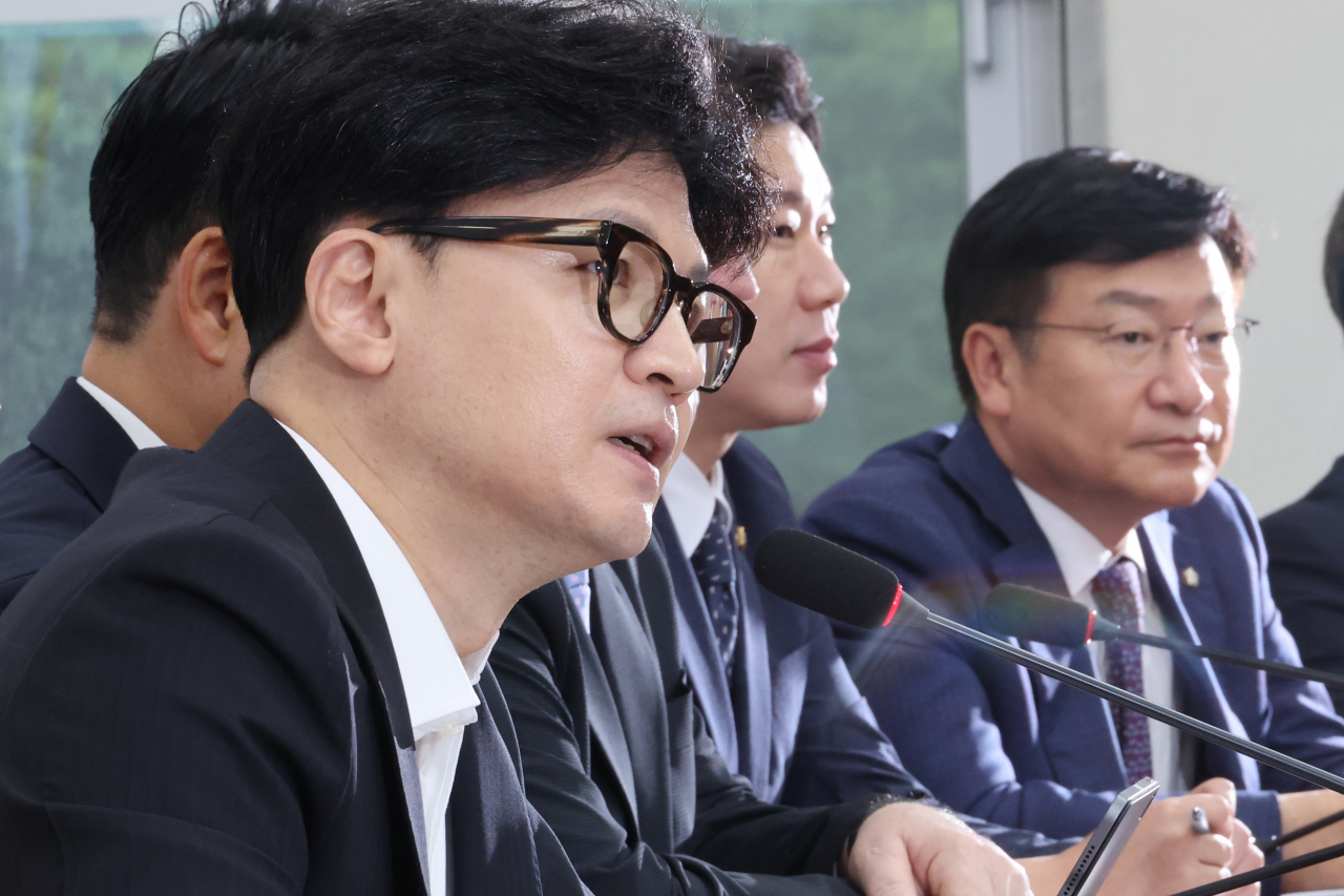 한동훈 국민의힘 대표와 정점식 정책위 의장(오른쪽) [연합]