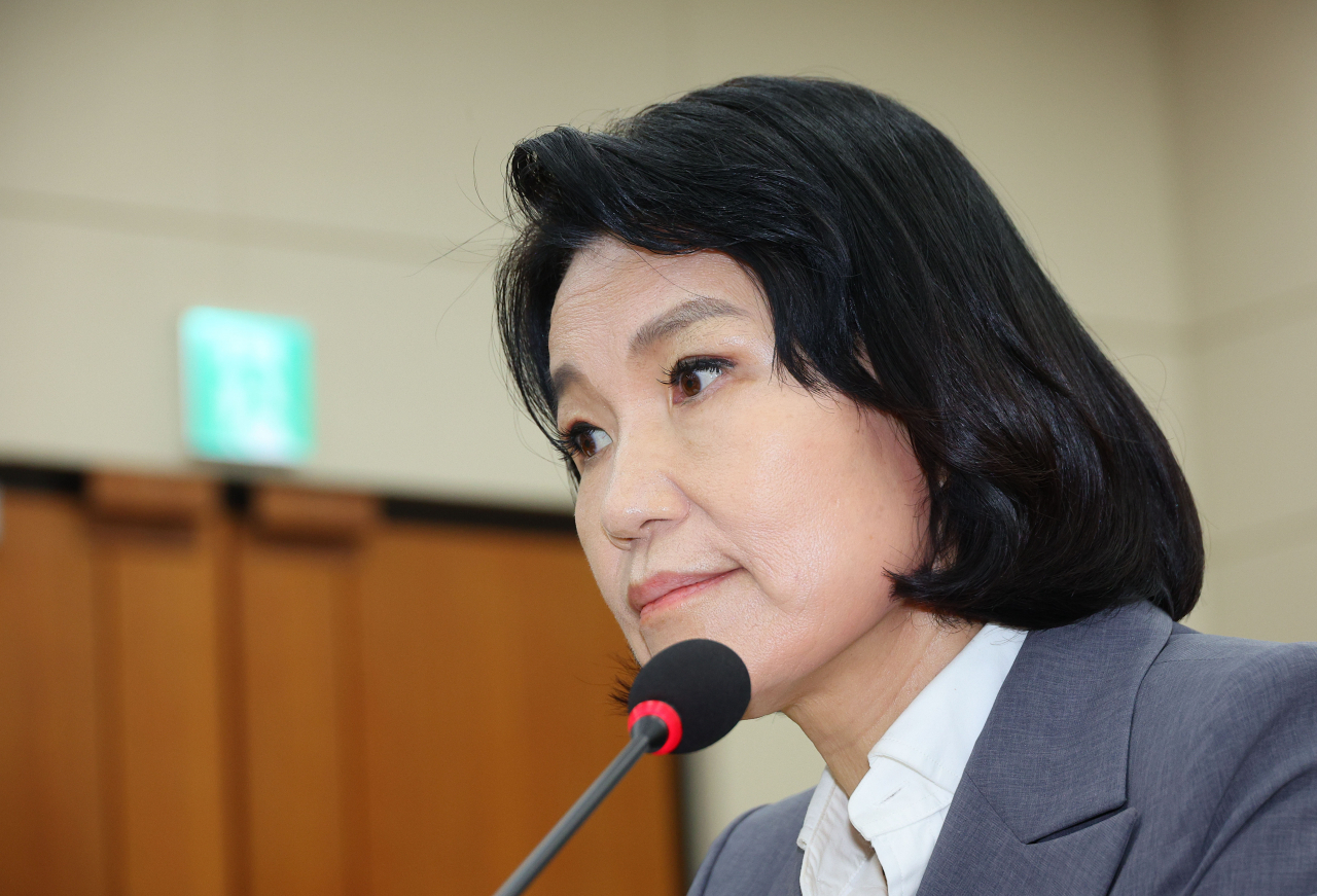 이진숙 방송통신위원장 후보자가 25일 국회 과학기술정보방송통신위원회에서 열린 인사청문회에서 생각에 잠겨있다. [연합]