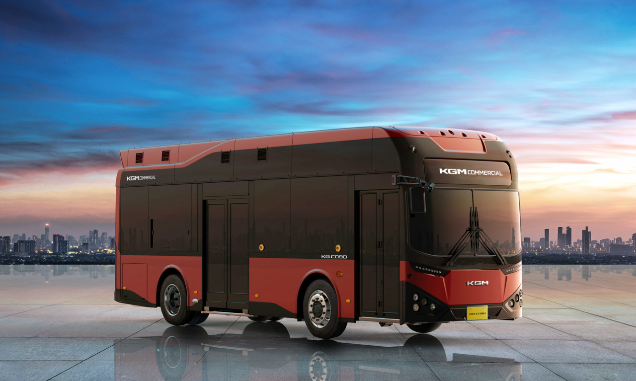 KGM 커머셜 9M EV BUS 42인승 모델. [KGM 커머셜 제공]