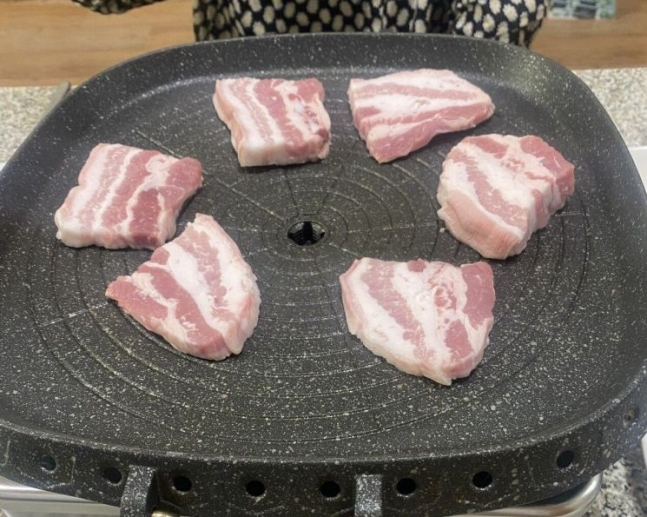 경북 영양 한 가게에서 판매했다는 삼겹살. [온라인커뮤니티 캡처]